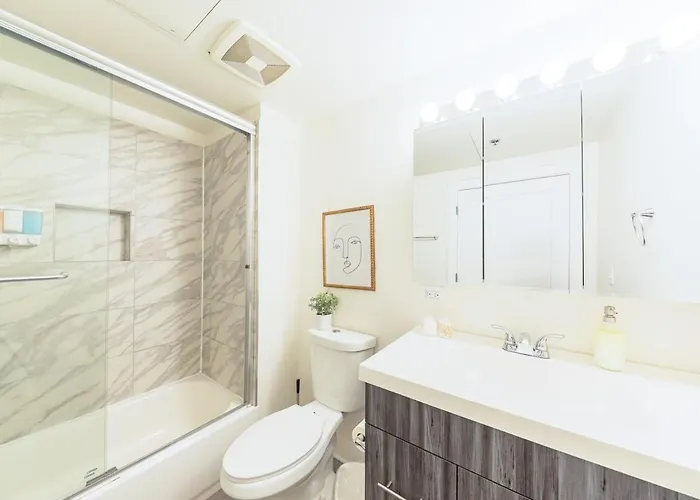Apartment Mccormick 2br-2ba For 8 Guests With Optional Parking & Gym