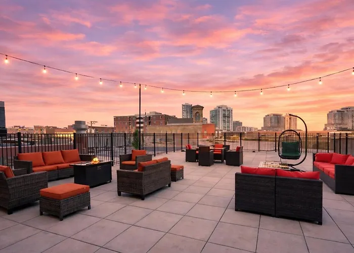 Apartment Mccormick 2br-2ba For 8 Guests With Optional Parking & Gym *